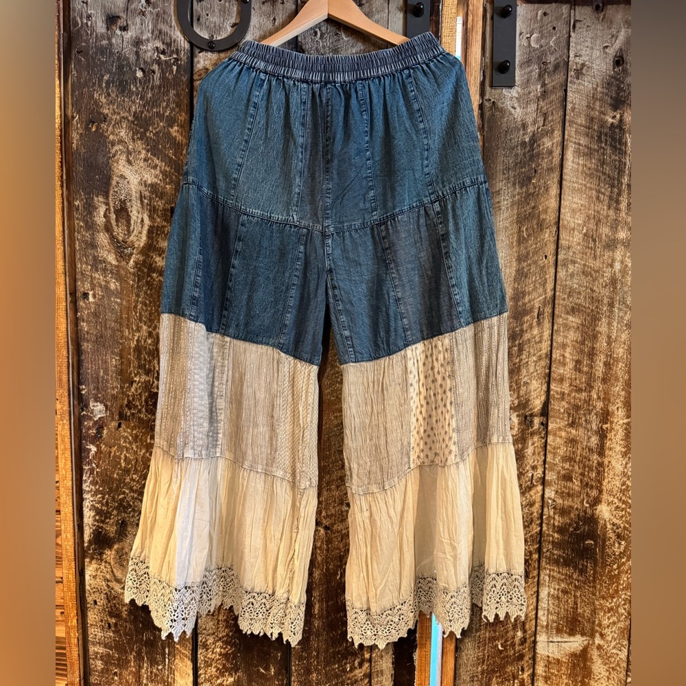 NWT-Young Threads Tiered Wide Leg Pant - Picture 2 of 6